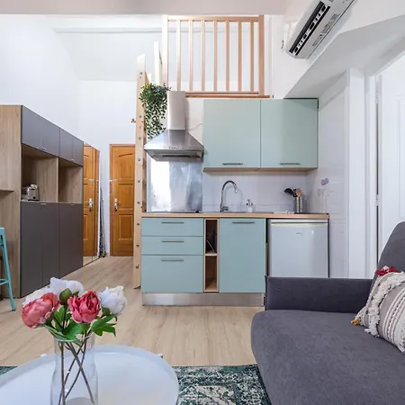 7 Deloye - 2 Pieces Renove - Dernier Etage - Clim * ניס